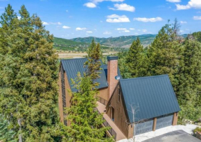 Gorgeous Mountain House with Sauna, Gym, Hot Tub